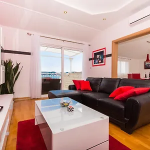 apartments-barba-trogir-21218.hotels-in-trogir.com/